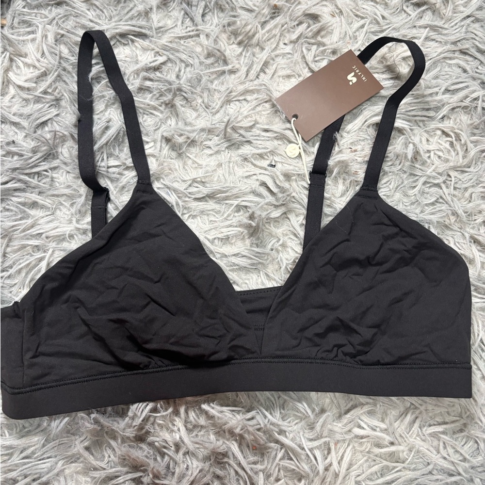 Black  Triangle bralette nwt